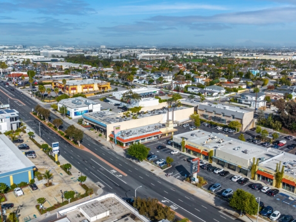 1800, 1812-1908, 2000-2008, 2010 N. Sepulveda, Manhattan Beach, CA 90266